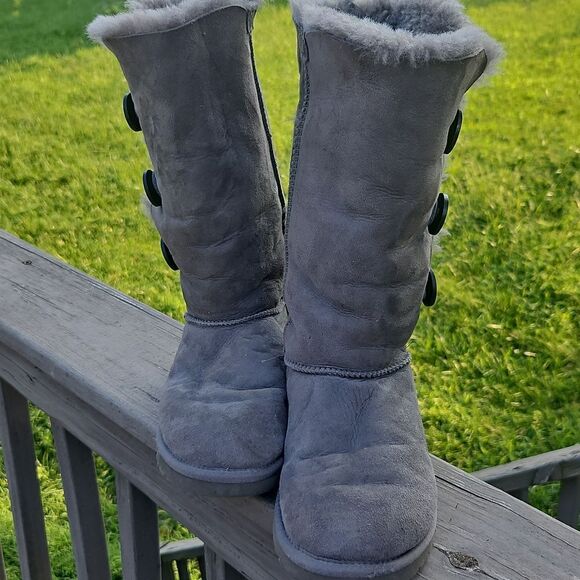 Ugg Bailey Button Triplet Tall Boots size 7 - Picture 2 of 8